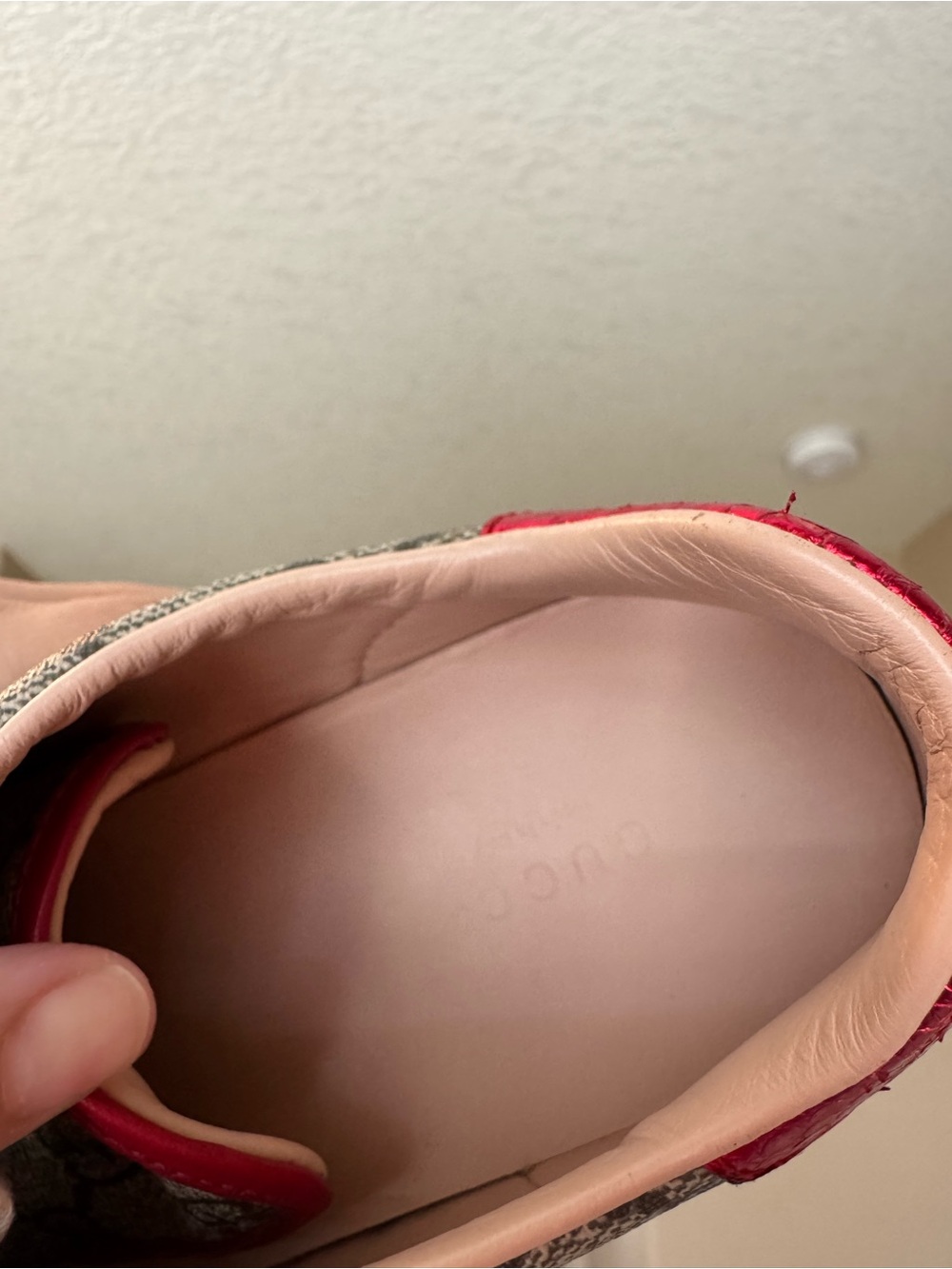 Gucci GG Supreme Sneakers - Picture 7 of 9